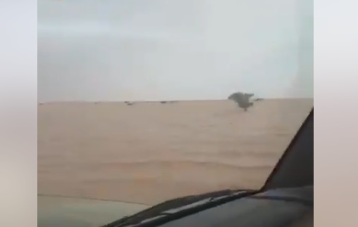 Read more about the article Πλημμύρισε η έρημος του Ομάν από τον κυκλώνα Hika (Βίντεο)